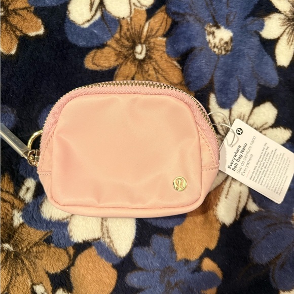 lululemon athletica Handbags - NWT Lululemon Athletica Pink Everywhere Belt Bag Nano